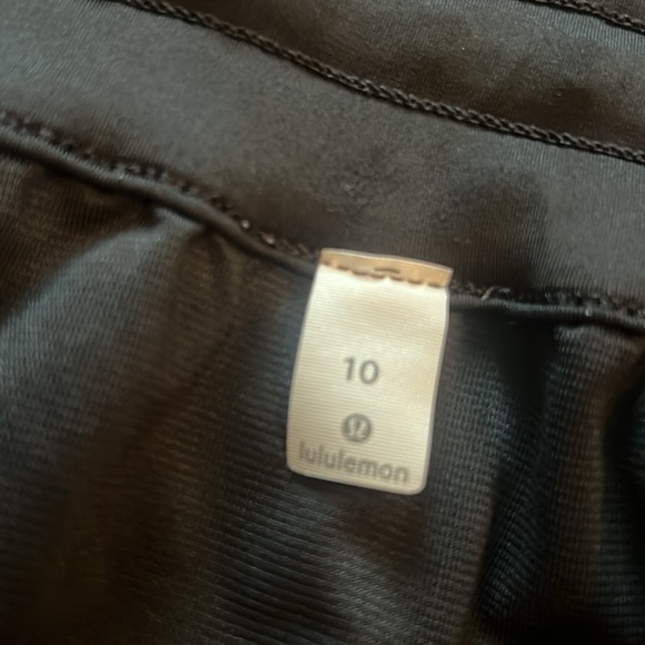 Lululemon tracker 4” - Picture 4 of 5